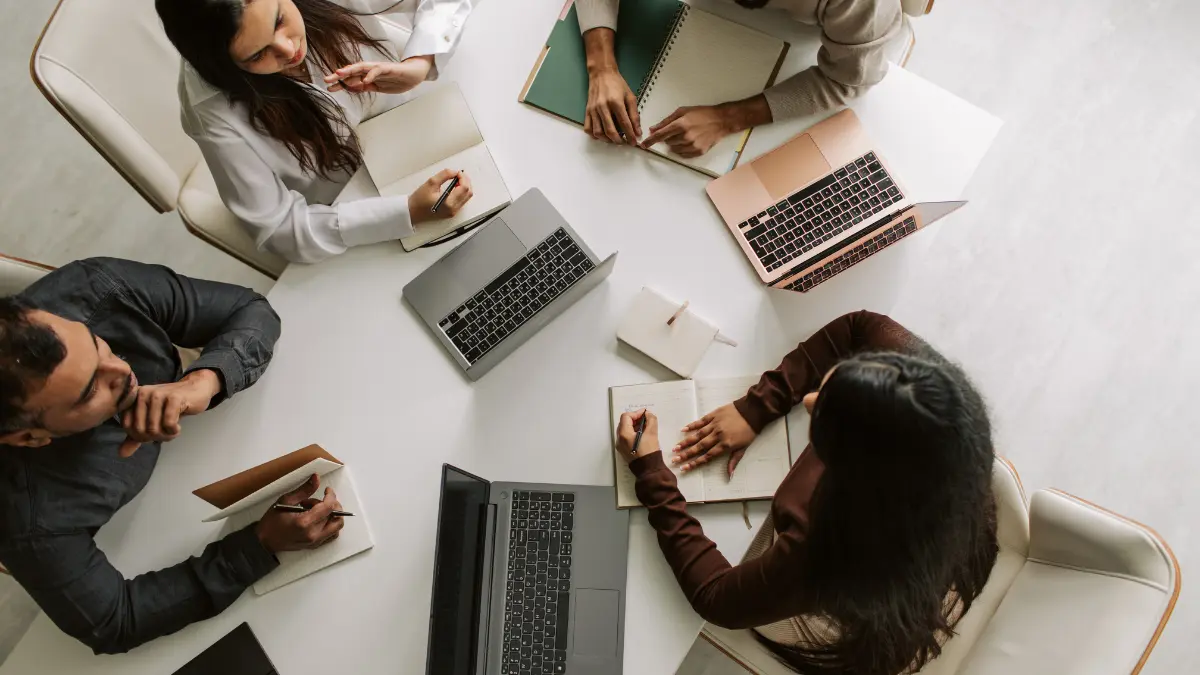 How to Convert LinkedIn Followers Into Email Subscribers Using Lead Magnets